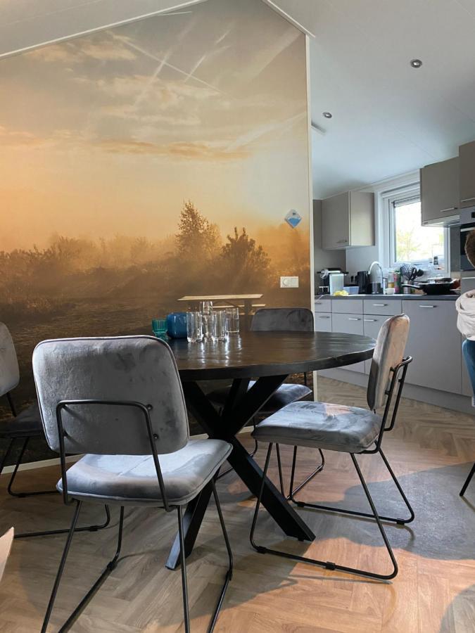 Luxe En Gezellig Chalet Aan Veluwemeer 4 Pers Hulshorst Exteriér fotografie