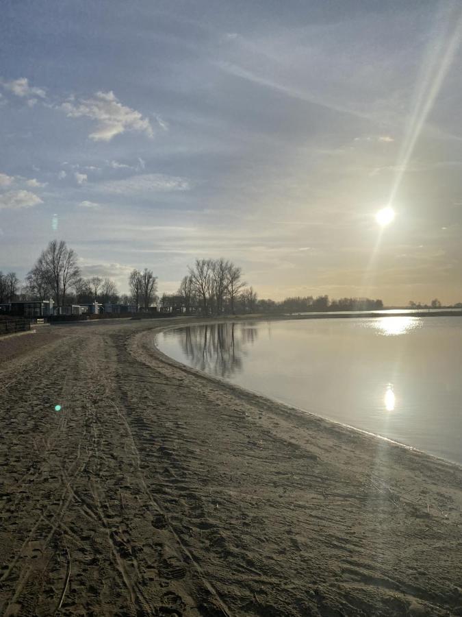 Luxe En Gezellig Chalet Aan Veluwemeer 4 Pers Hulshorst Exteriér fotografie
