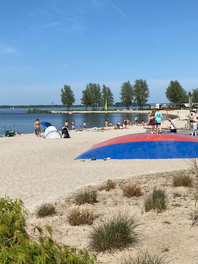 Luxe En Gezellig Chalet Aan Veluwemeer 4 Pers Hulshorst Exteriér fotografie